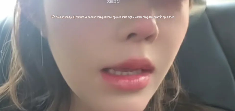 Thu nhập lên tới hàng triệu USD, nữ streamer bật khóc vì