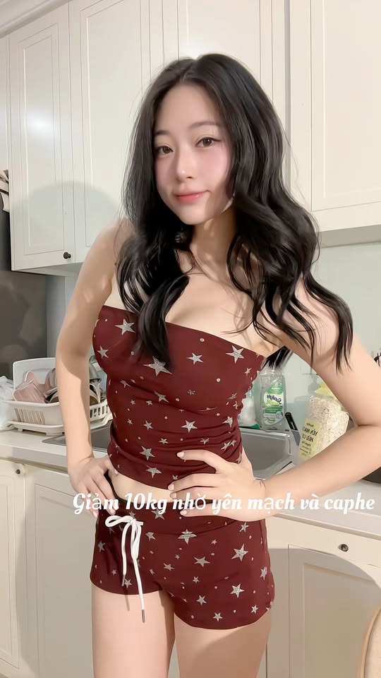 Lại xuất hiện một hot girl đứng bếp, nhan sắc khiến CĐM không khỏi xuýt xoa