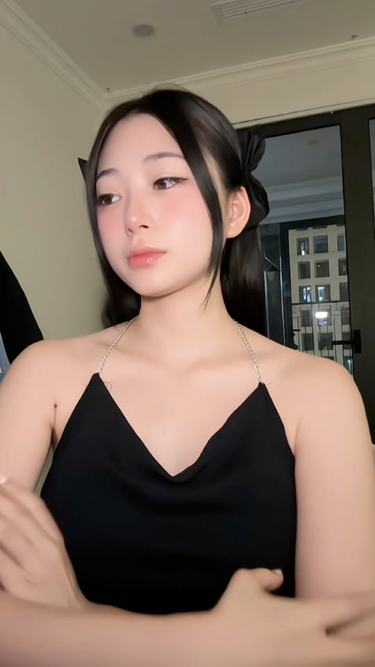 Lại xuất hiện một hot girl đứng bếp, nhan sắc khiến CĐM không khỏi xuýt xoa