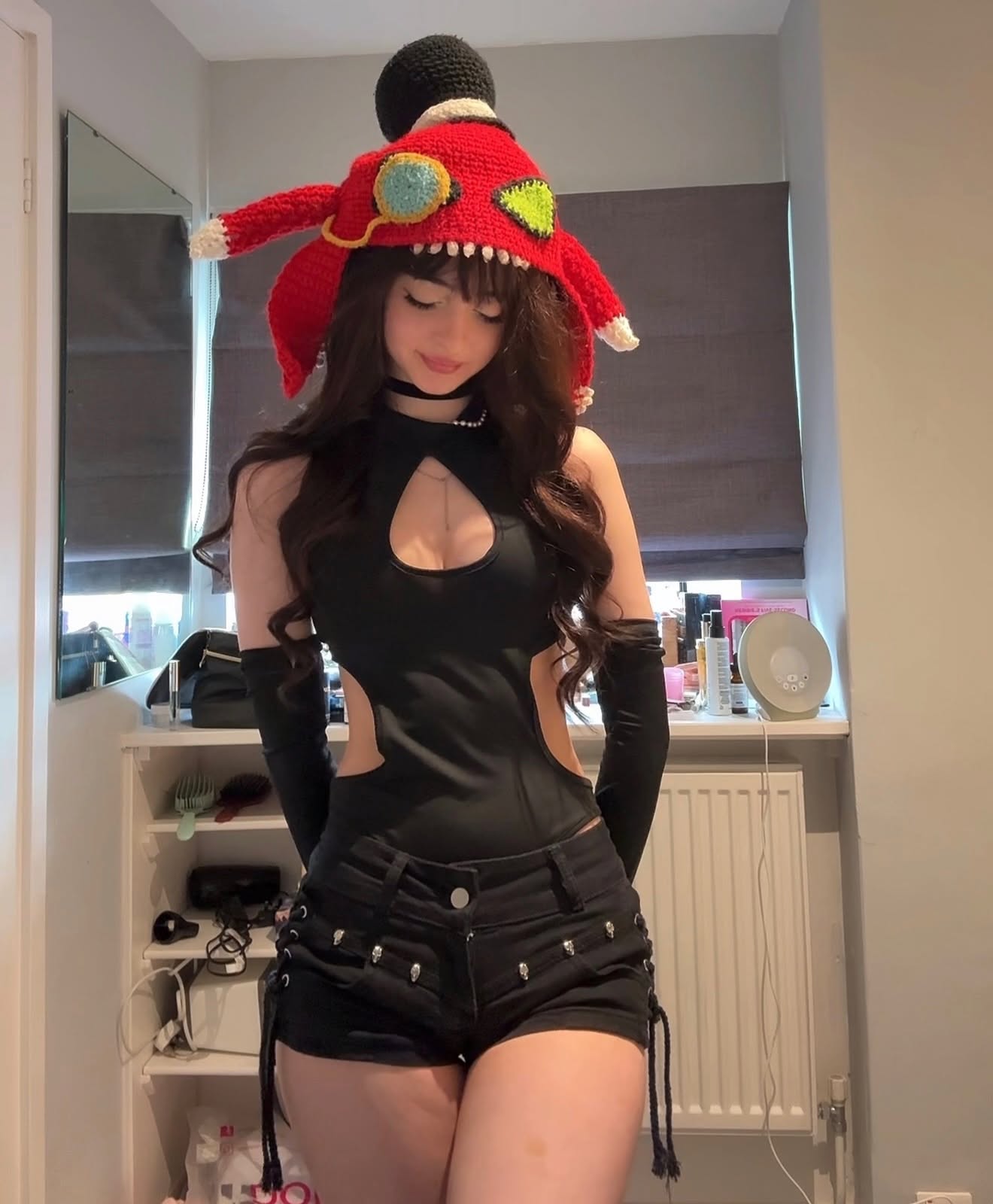 Ăn mừng 200.000 sub, nữ streamer