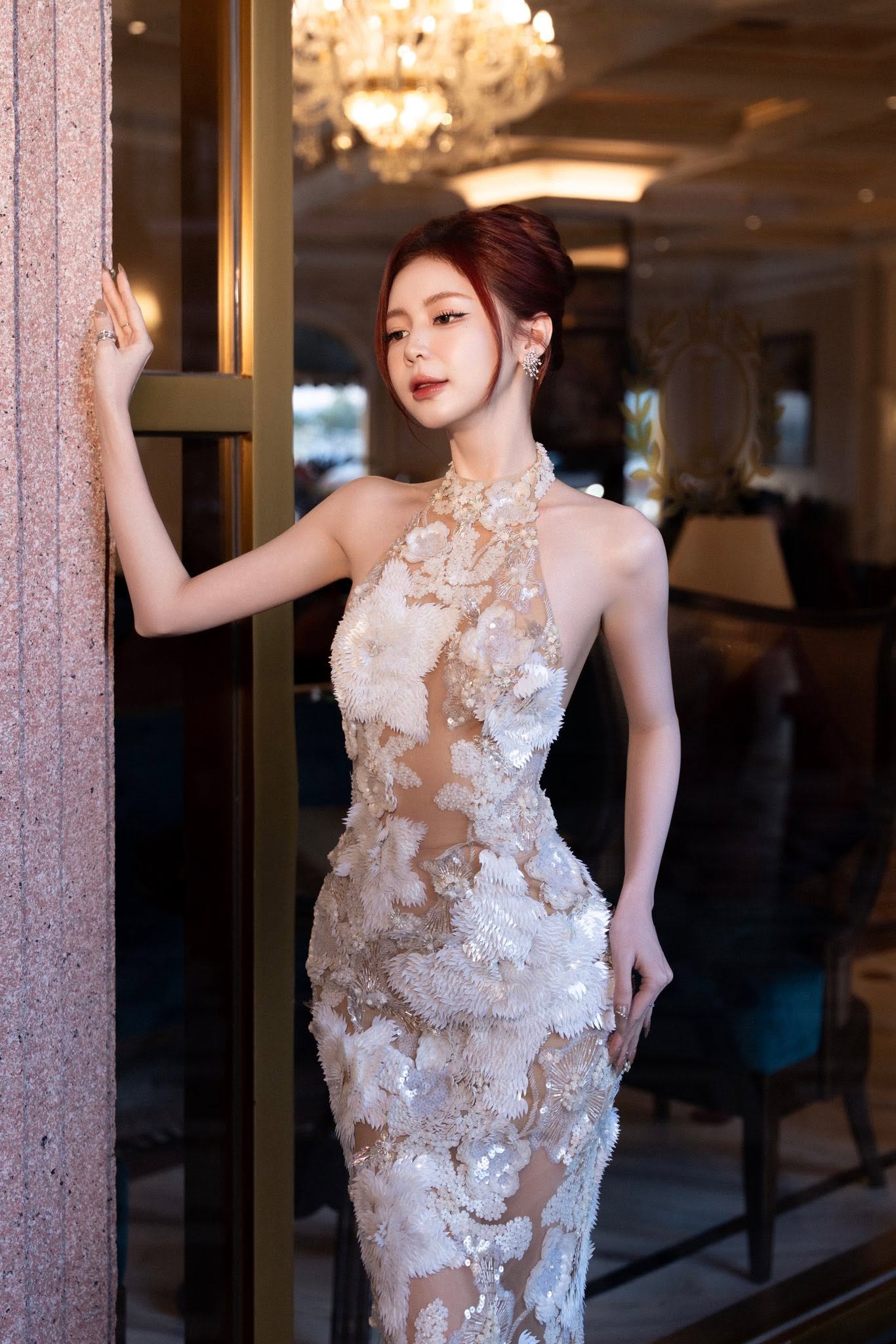Liz Kim Cương dạo phố quá nổi bật, khiến CĐM hết lời khen ngợi