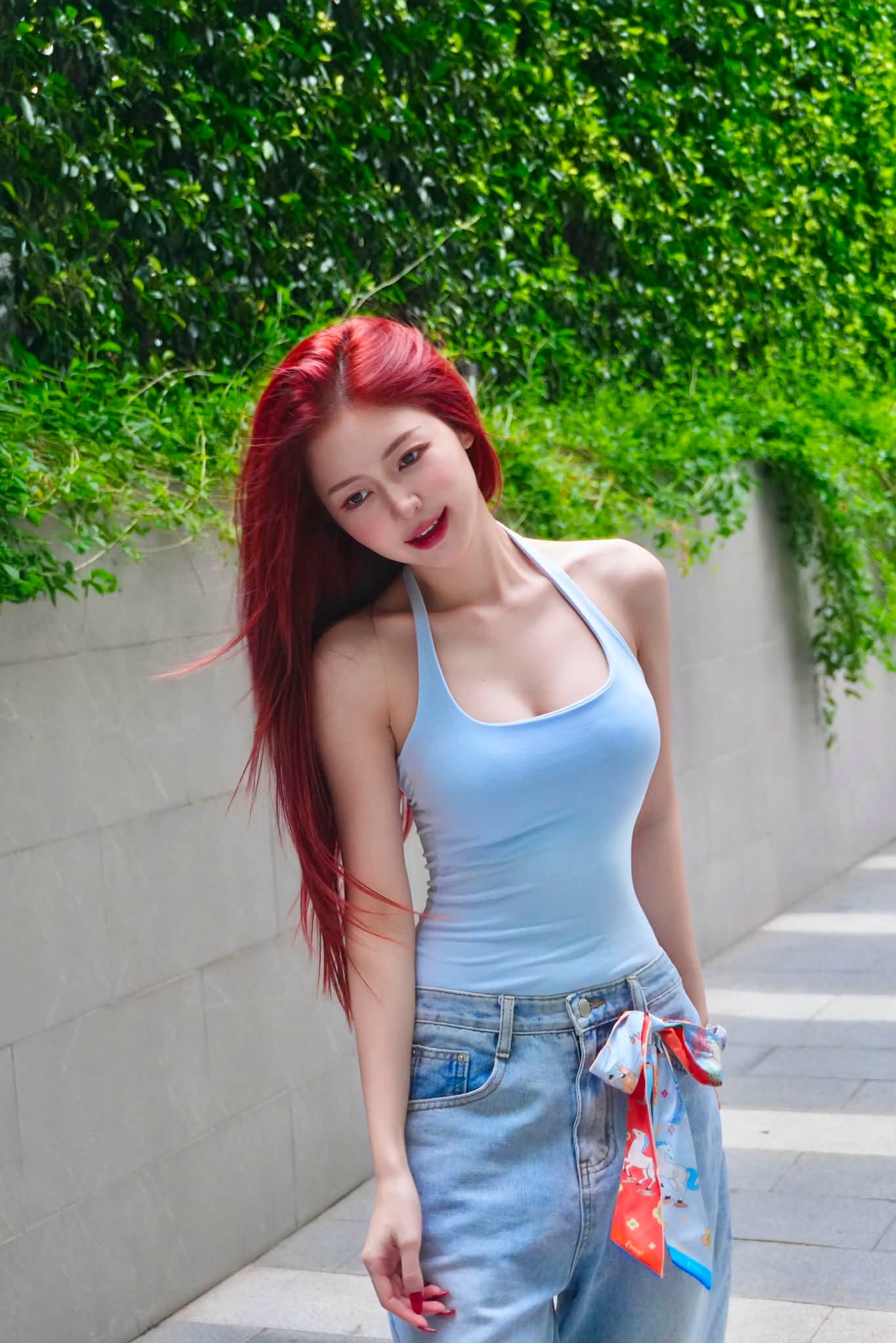 Liz Kim Cương dạo phố quá nổi bật, khiến CĐM hết lời khen ngợi