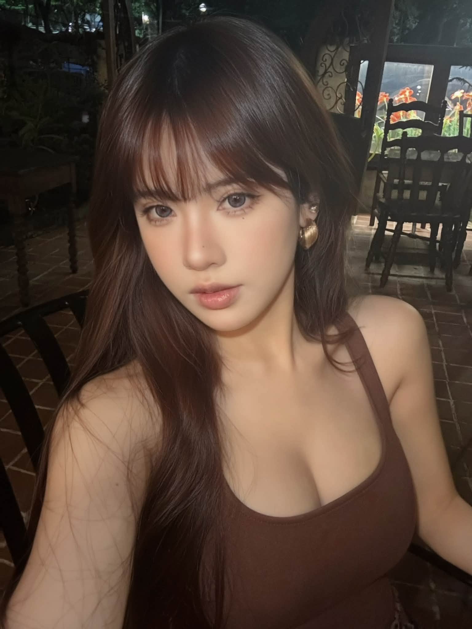 UNa To Uyen trổ tài cosplay khiến CĐM ngỡ ngàng