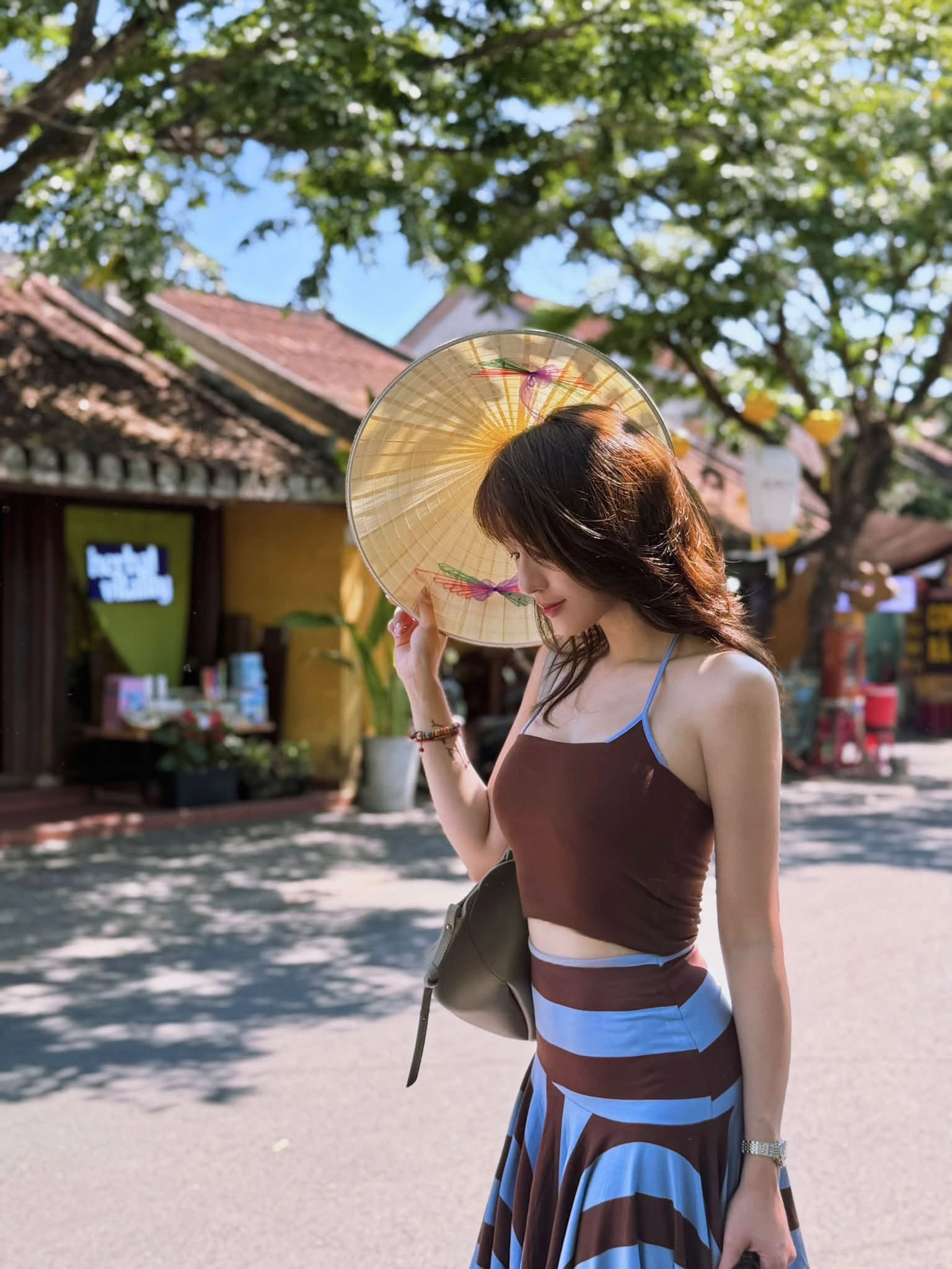 Hà Kim khoe dáng ấn tượng ở Huế, CĐM vào xem ai cũng phải hết lời khen ngợi
