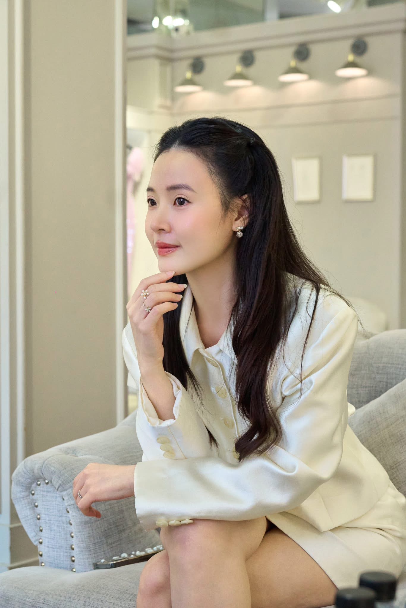 Hot girl đời đầu, triệu lượt theo dõi lên tiếng trước những tranh cãi về nhan sắc