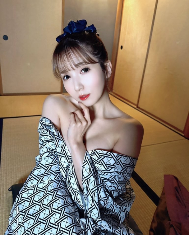 Hot girl nổi tiếng bất ngờ gặp họa lớn, bị fan hiểu nhầm