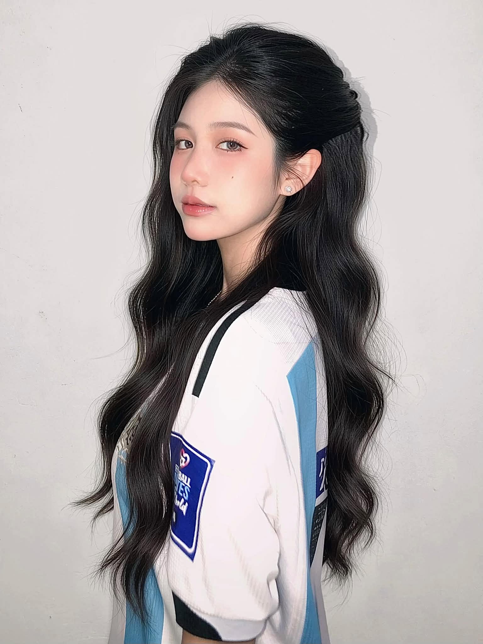 Mạnh dạn cổ vũ Argentina đi tiếp, fan girl khiến hội anh em