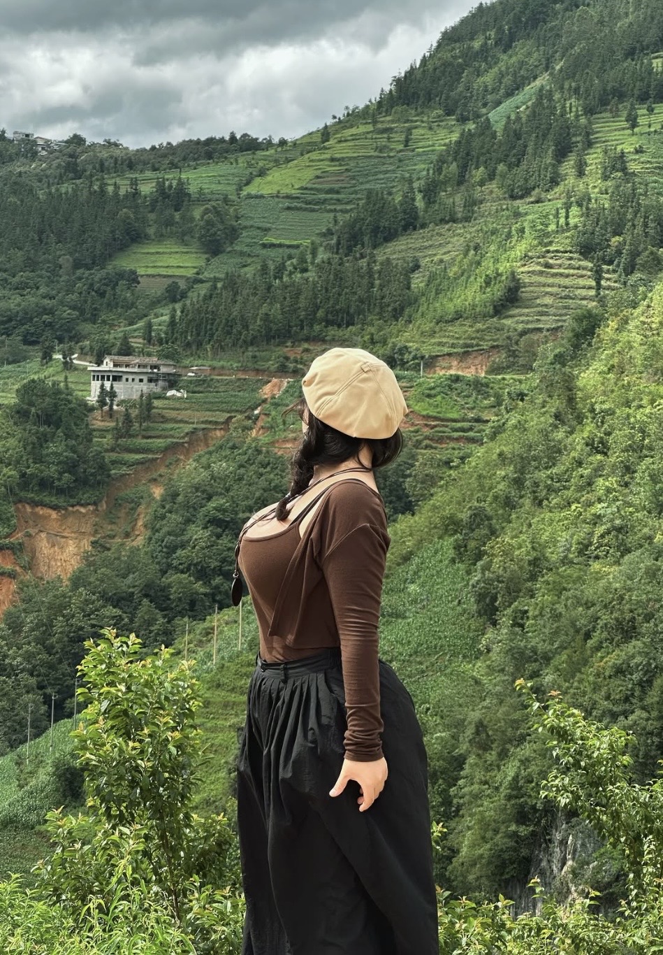 Nữ sinh khoe ảnh đi thực tế Lô Lô Chải, khiến các chàng trai đứng ngồi không yên