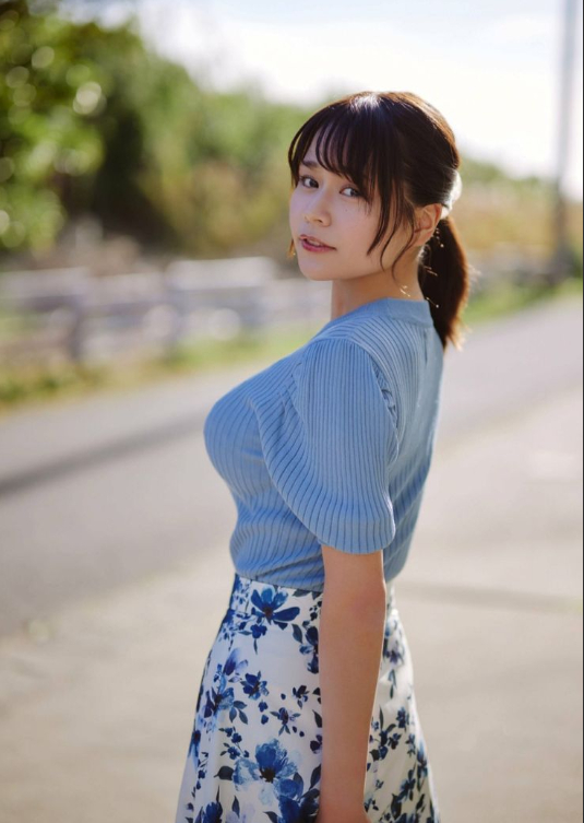 Đi xem bóng chày, nàng hot girl xinh đẹp bất ngờ bị đe dọa, hoảng hốt cầu cứu cộng đồng mạng