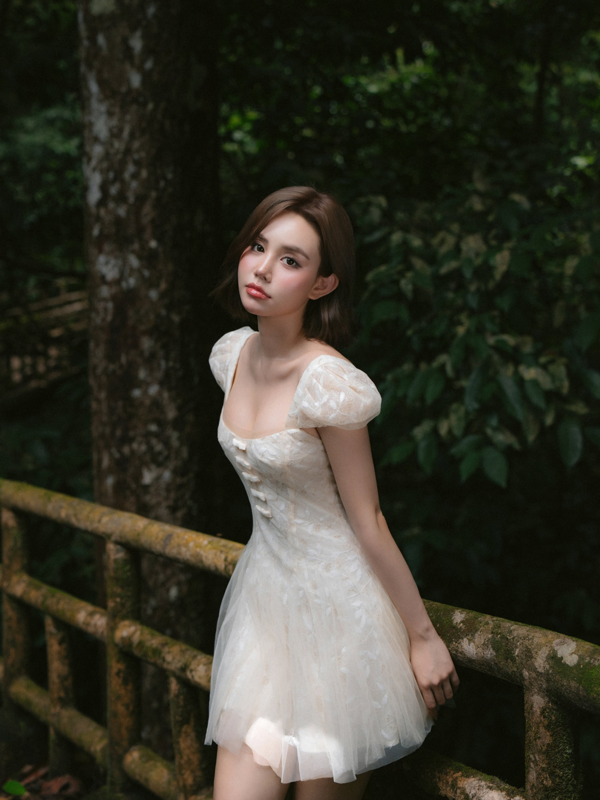 Hóa công chúa lạc trong rừng, nàng hot girl