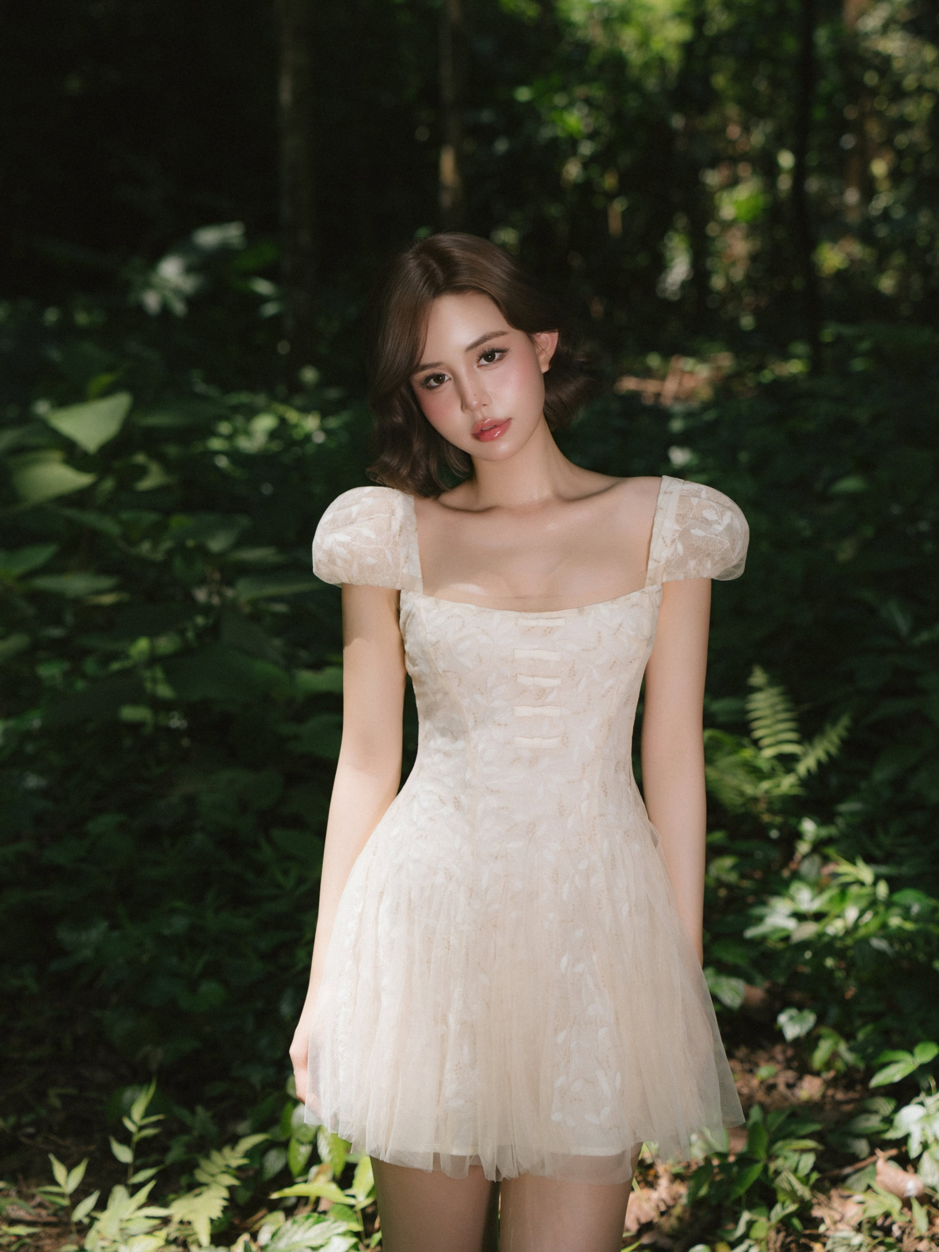 Hóa công chúa lạc trong rừng, nàng hot girl