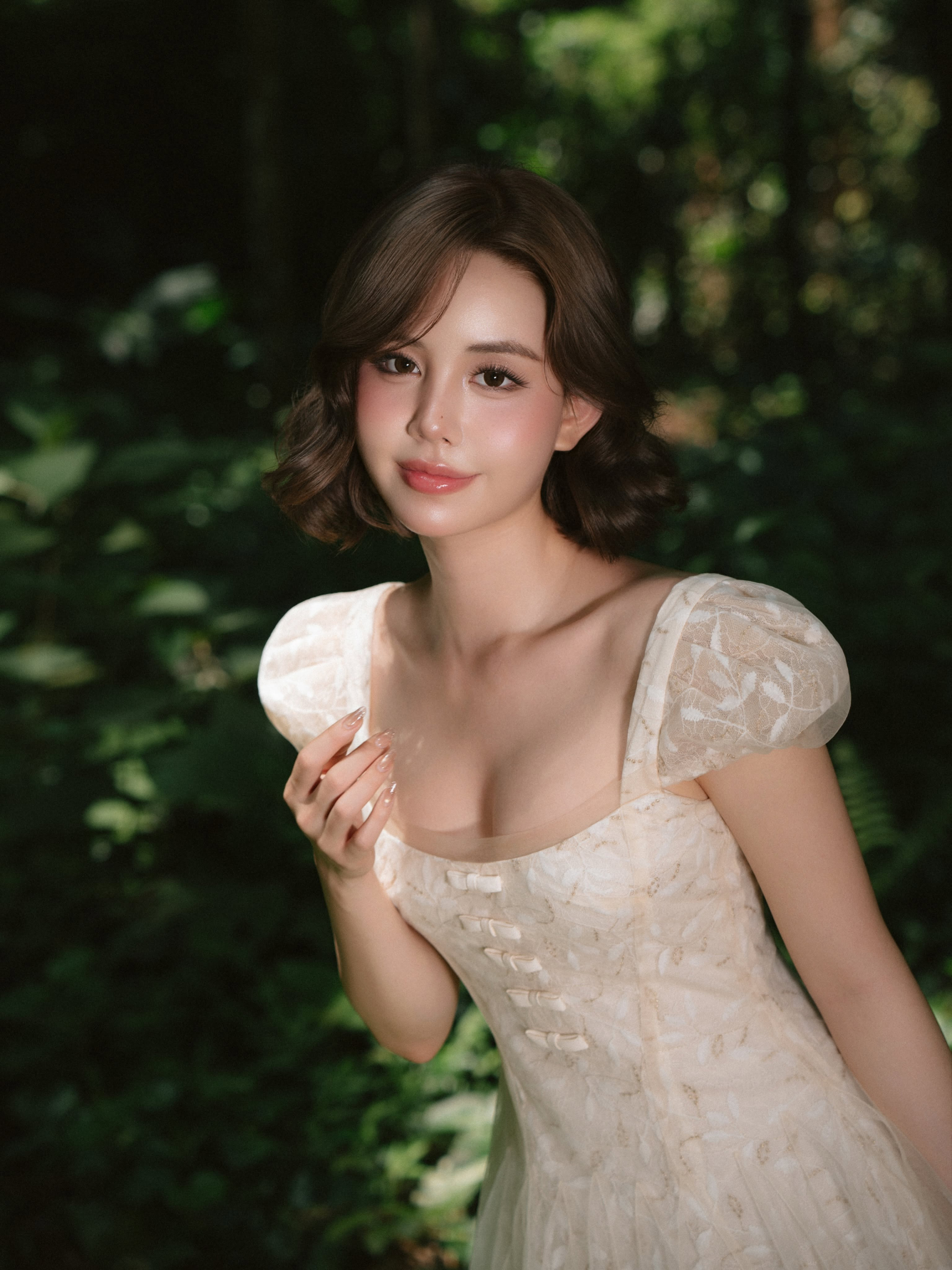 Hóa công chúa lạc trong rừng, nàng hot girl