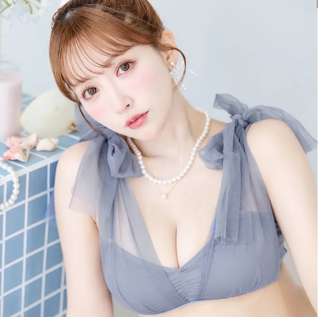 Hậu giải nghệ, Yua Mikami tiếp tục khoe đường cong gợi cảm, lên tiếng trước làn sóng tẩy chay