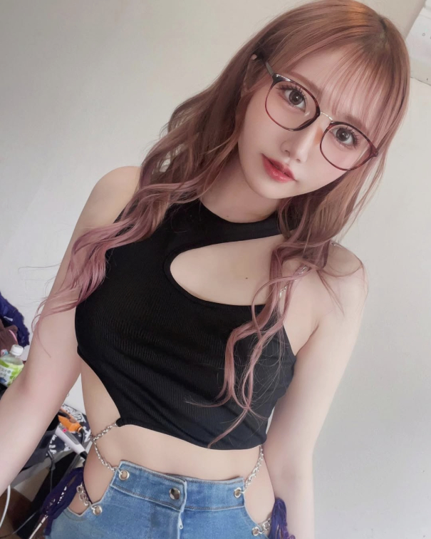 Hot girl gợi cảm bất ngờ thông báo tái xuất sau thời gian ở ẩn, hàng chục nghìn fan vội bấm