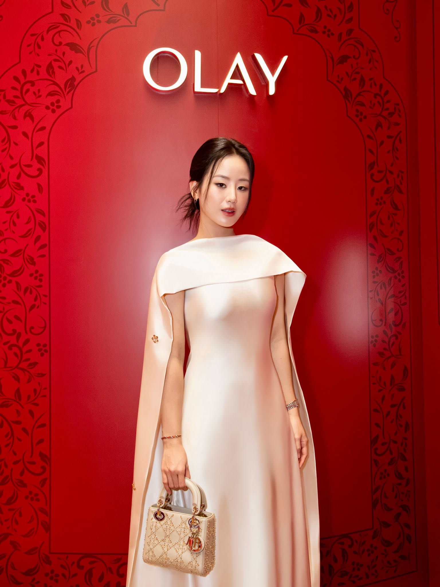 Nữ c&aacute;n bộ thuế xinh đẹp Nguyễn Thảo Trinh: Rich kid nổi tiếng g&acirc;y sốt mạng x&atilde; hội - Ảnh 10.