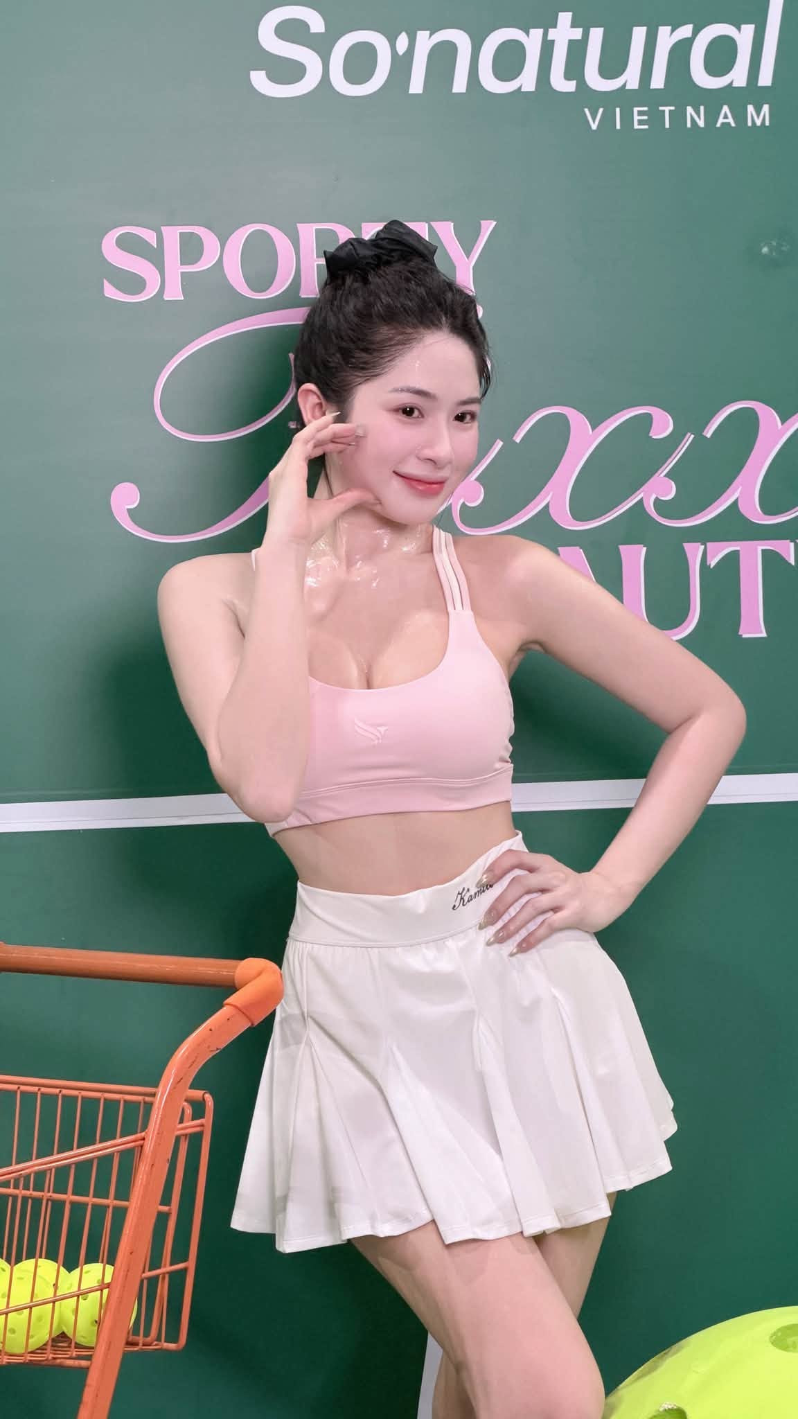 Xả loạt ảnh chơi Pickleball, hot girl khiến CĐM không khỏi thích thú