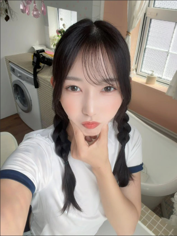 Còn chưa debut, hot girl tân binh này đã nổi như cồn vì quá quyến rũ, hàng chục nghìn người đổ xô theo dõi trang cá nhân