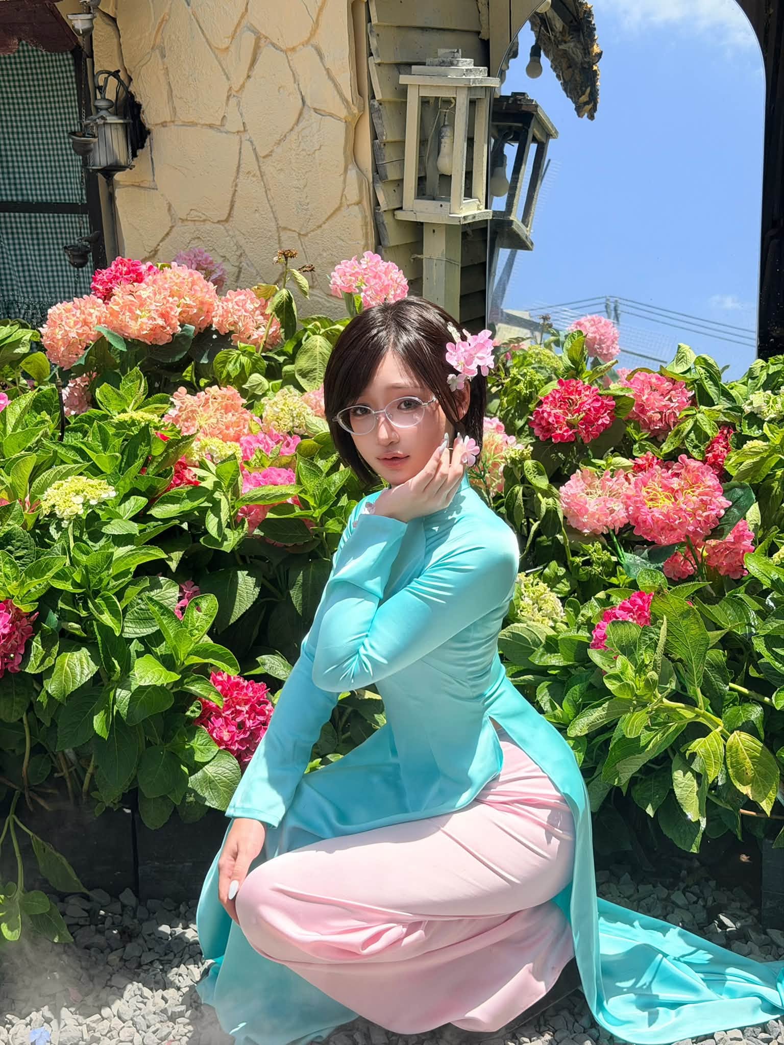 Diện áo dài trong bộ ảnh mới, nữ coser ngoại quốc