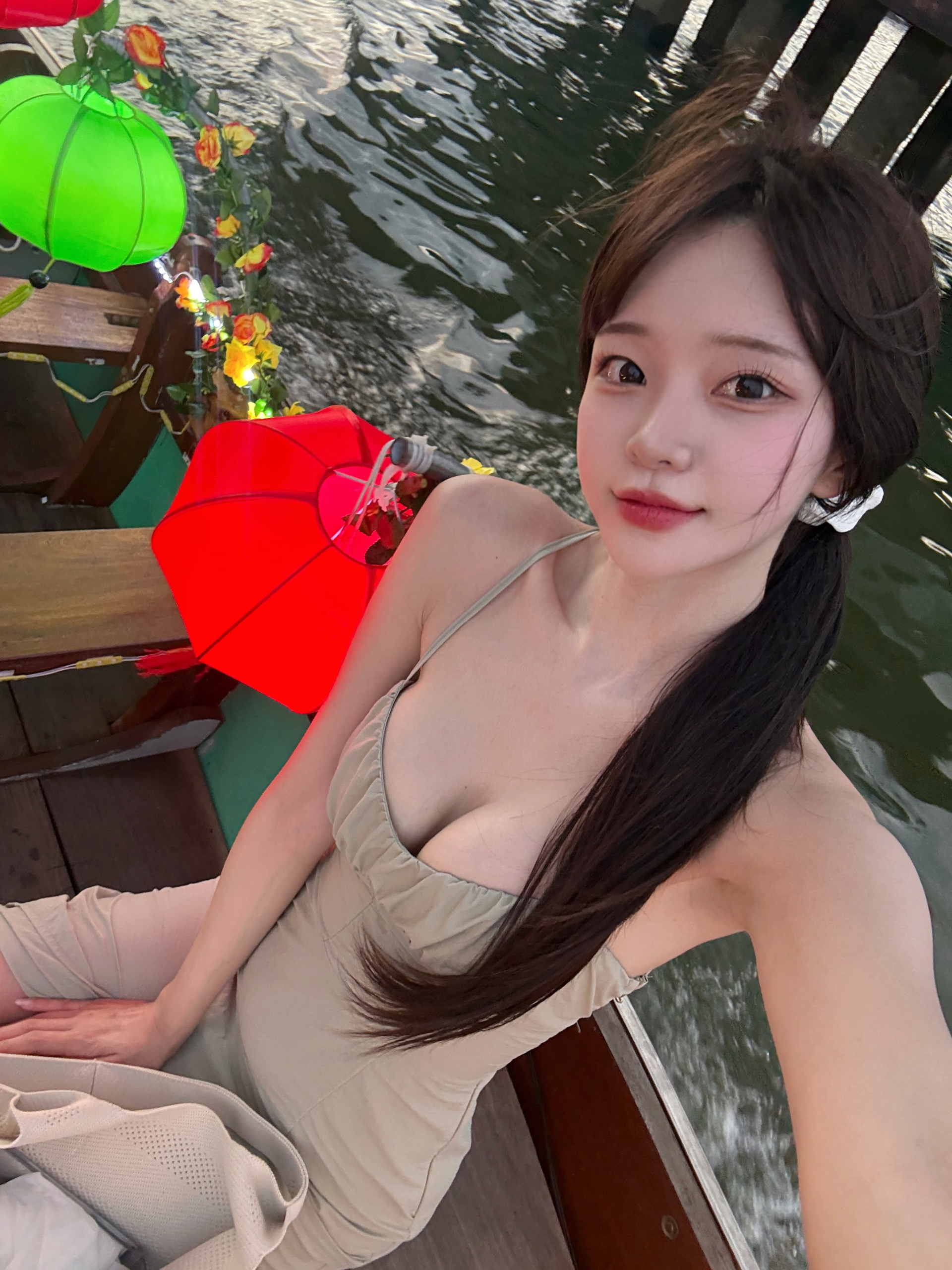 Streamer nổi tiếng xứ Hàn bất ngờ check-in Hội An, khiến người xem mê mệt với nhan sắc cuốn hút