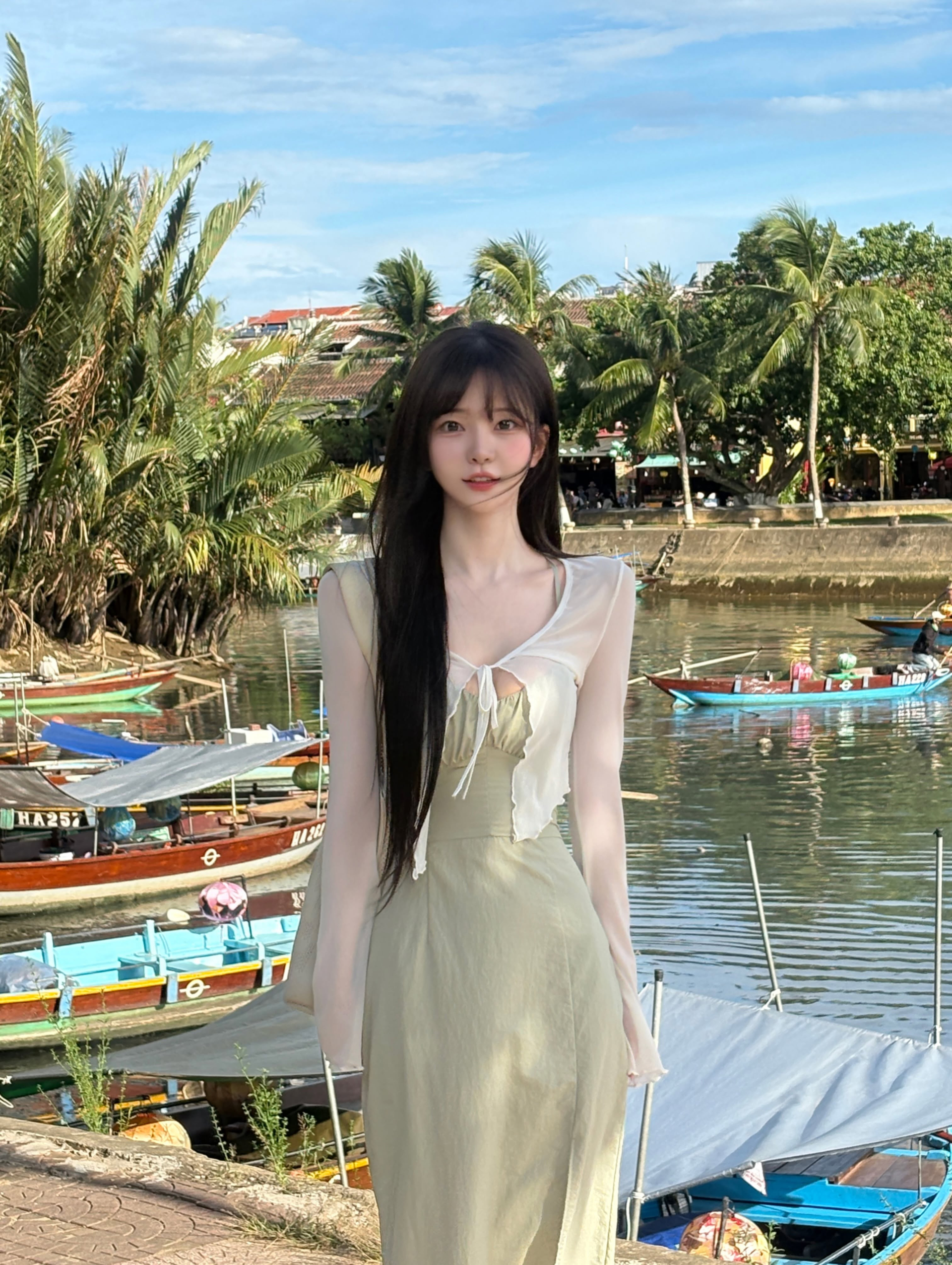 Streamer nổi tiếng xứ Hàn bất ngờ check-in Hội An, khiến người xem mê mệt với nhan sắc cuốn hút