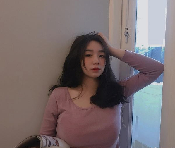 Hot girl 2k1 đình đám năm nào ngày càng quyến rũ, khiến CĐM không nhận ra trong bộ ảnh mới