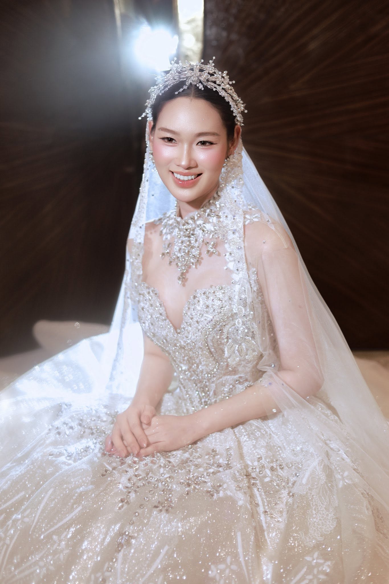 Tân Hoa hậu Du lịch Việt Nam khoe dáng nóng bỏng,