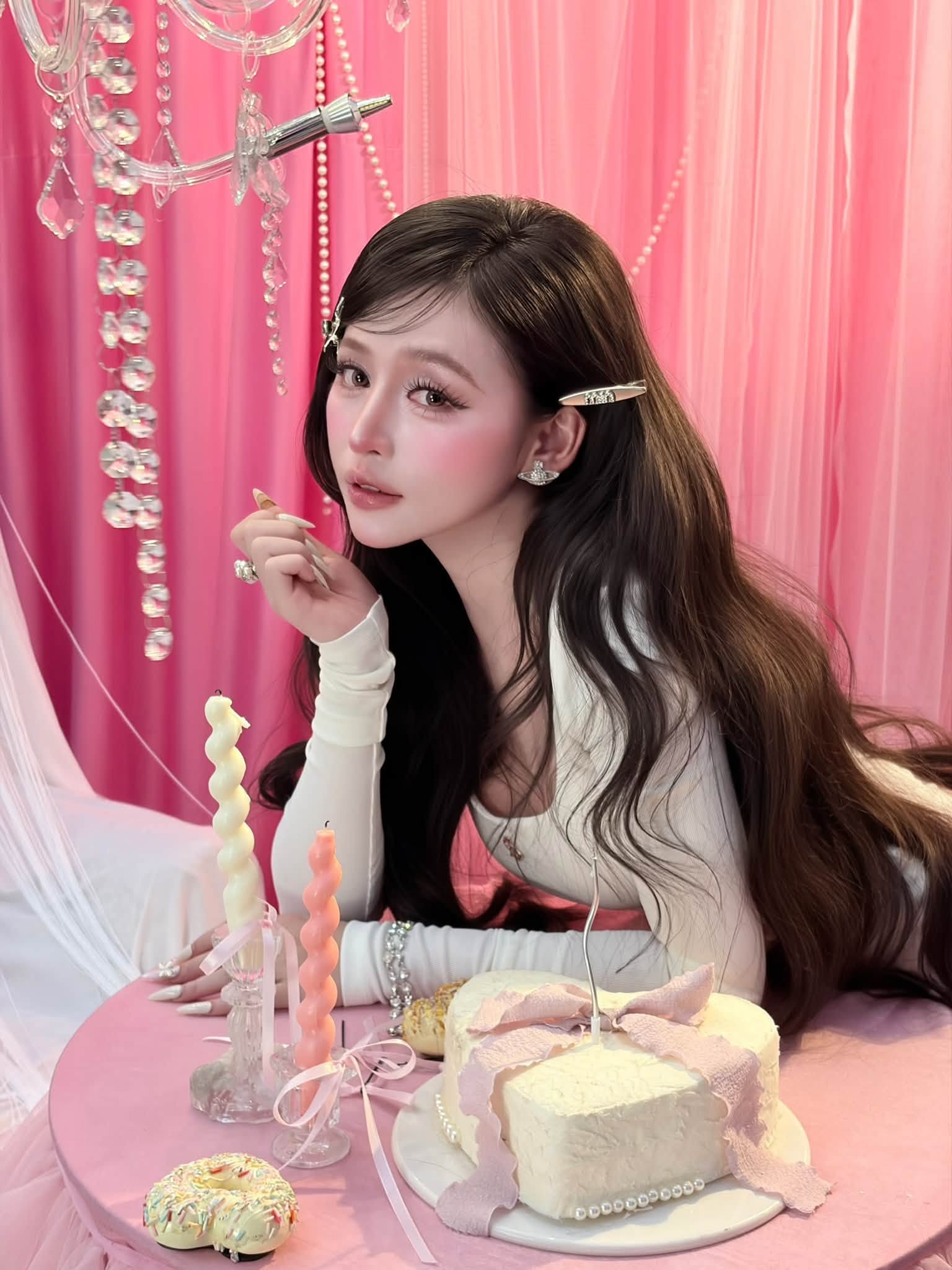 Danh tính cô gái biến hình Airi vạn người mê, đời thường có như hình sống ảo?