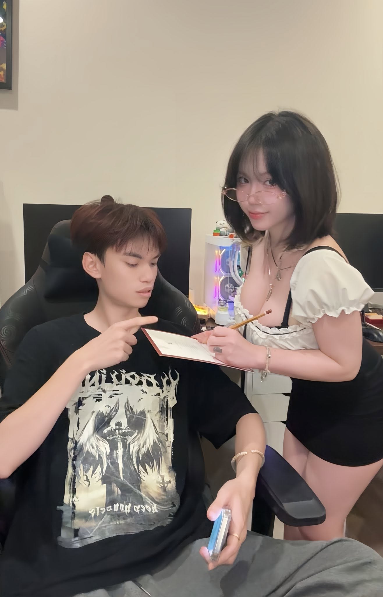 Cô chị và bạn trai