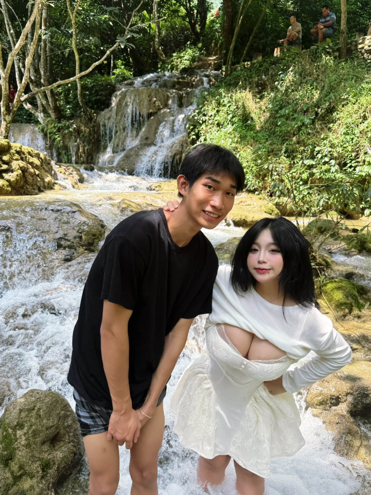 Cô em gái Hà Anh