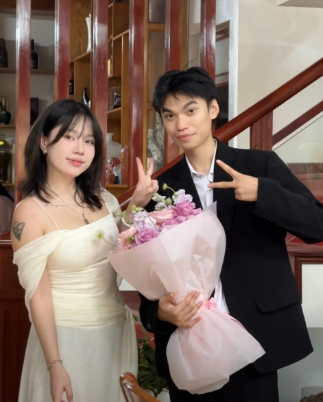 Cặp bạn thân chí cốt yêu hai chị em ruột, fan nam 