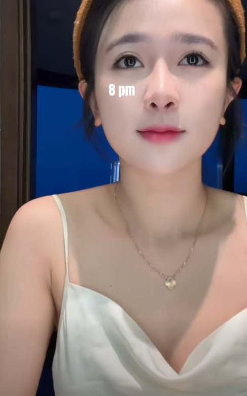 Hot girl Vũ Phương Thảo sở hữu những clip 