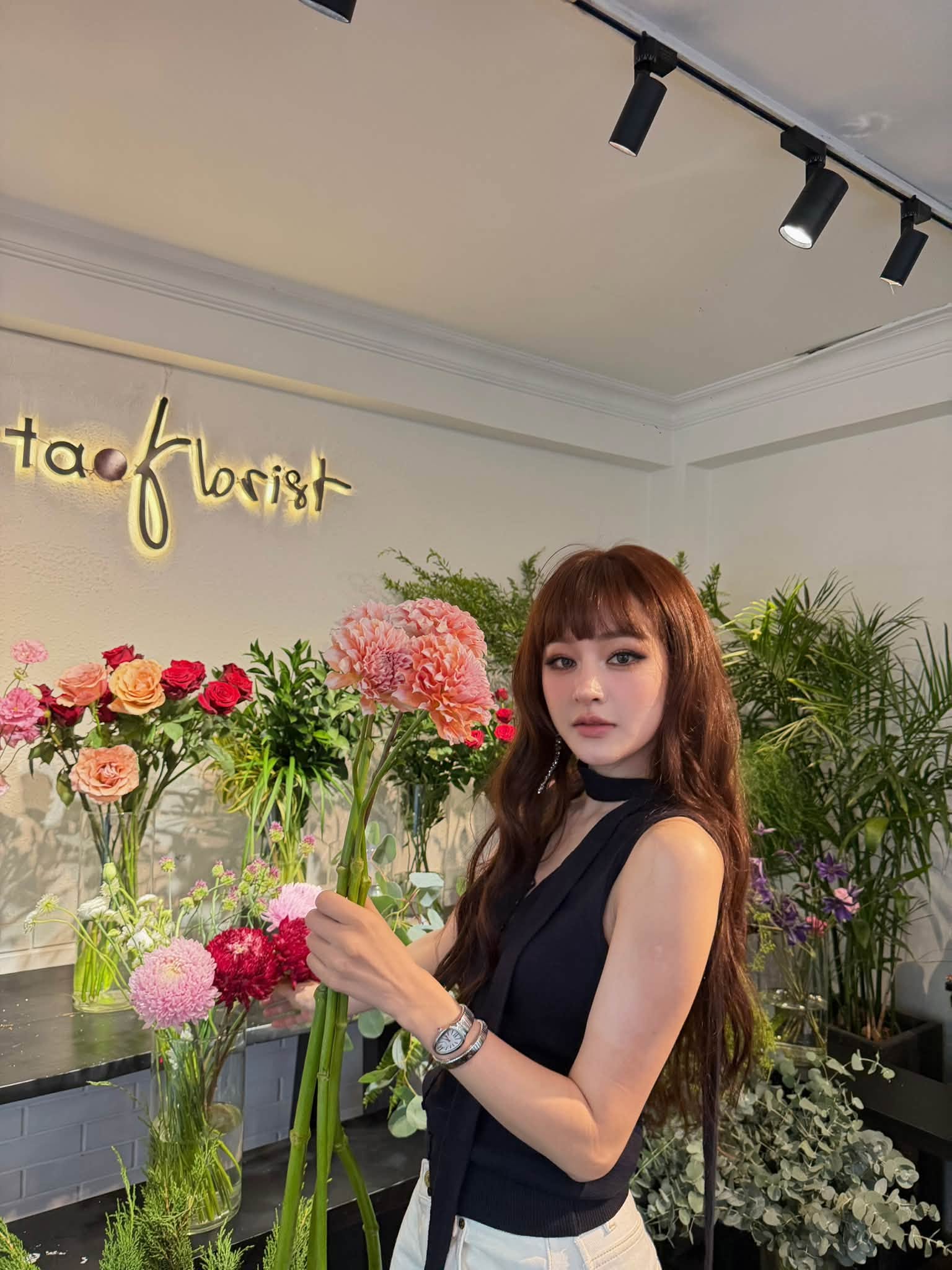 Không nhận ra nhan sắc của Hiền Hồ thời điểm hiện tại, còn đâu nữ ca sĩ của ngày xưa?