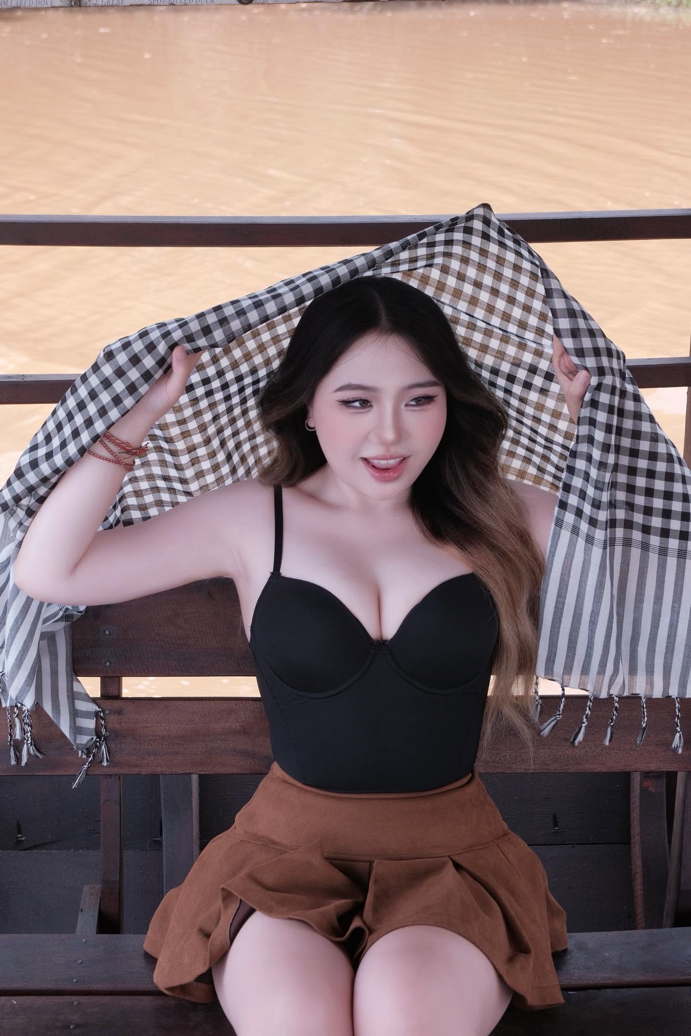 Xuất hiện hot girl bi-a sở hữu sắc vóc 