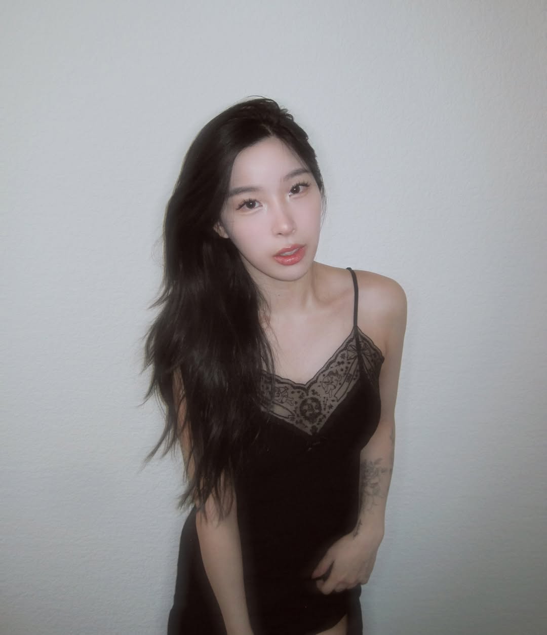 Quá mê phim người Nhện, hot girl đình đám trổ tài cosplay khiến fan thích thú