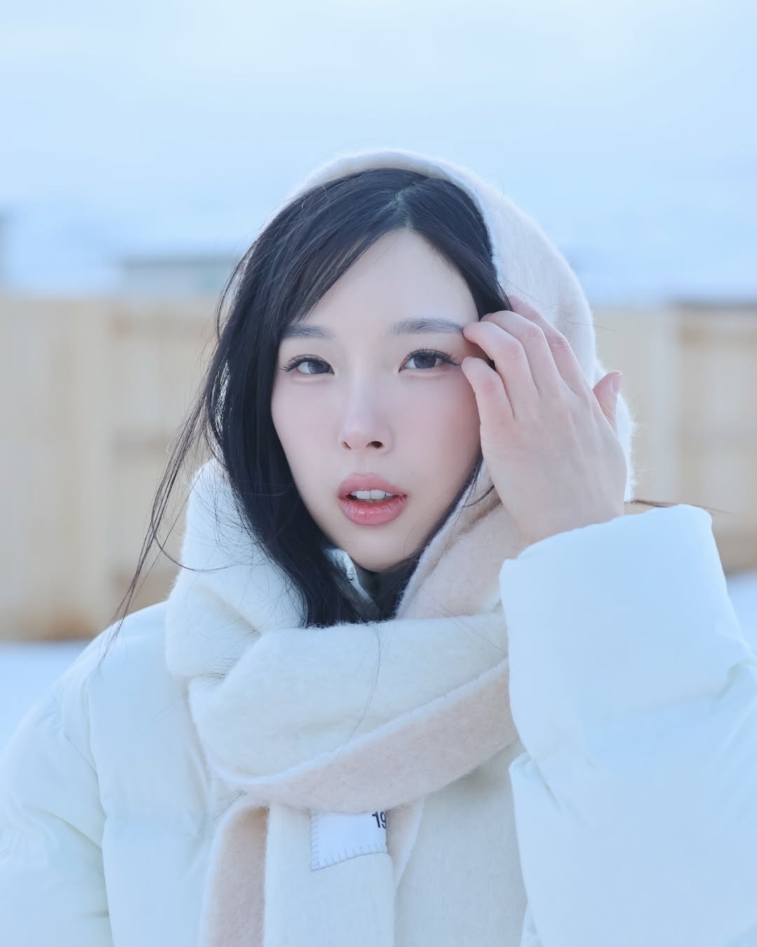 Quá mê phim người Nhện, hot girl đình đám trổ tài cosplay khiến fan thích thú