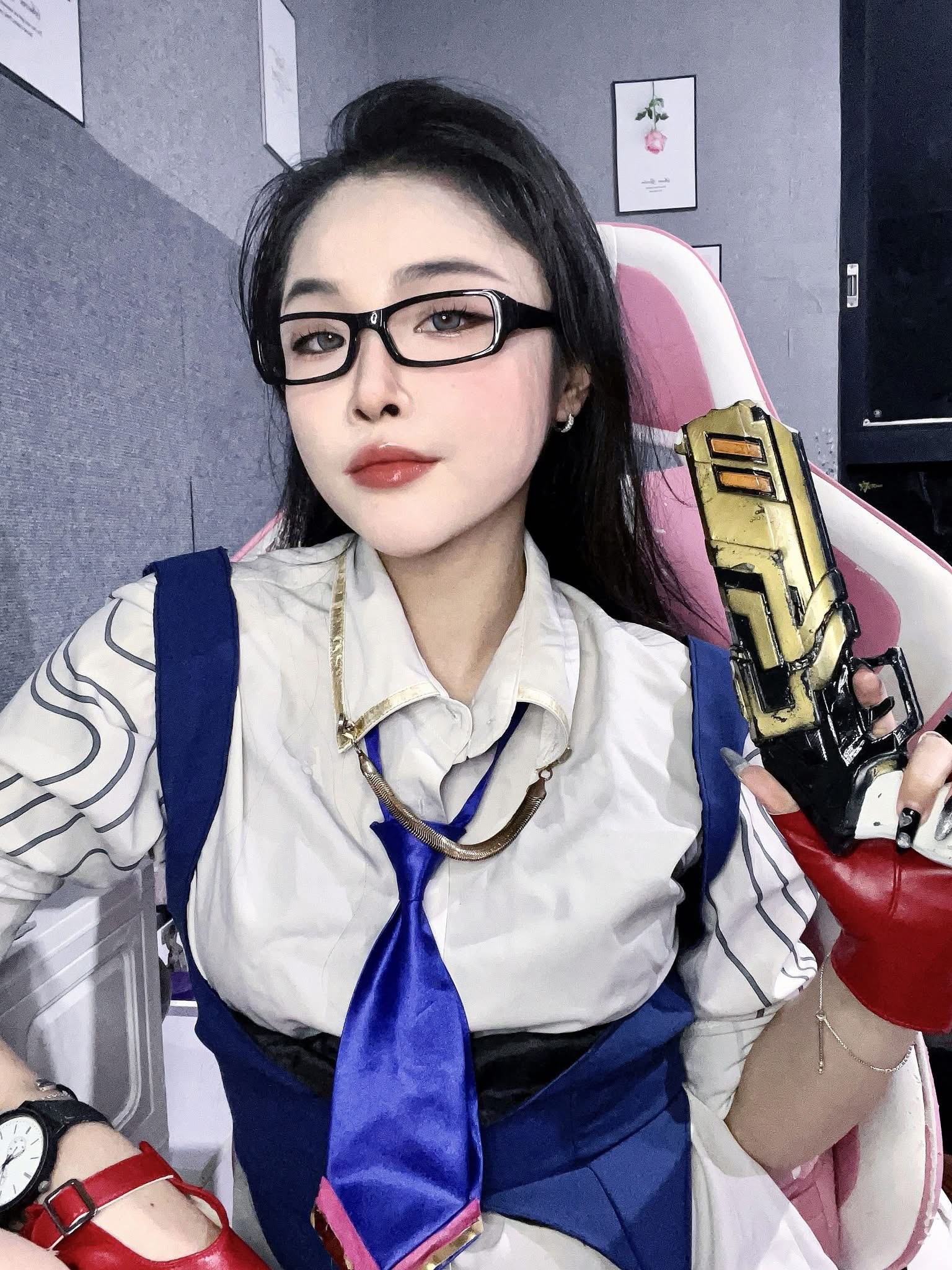 Nổi tiếng với nụ hôn viral, hot girl VALORANT có màn nâng cấp giao diện gợi cảm bùng nổ