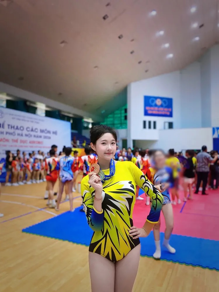 Thần thái ngút ngàn, gái xinh Aerobic Phương My khiến cư dân mạng