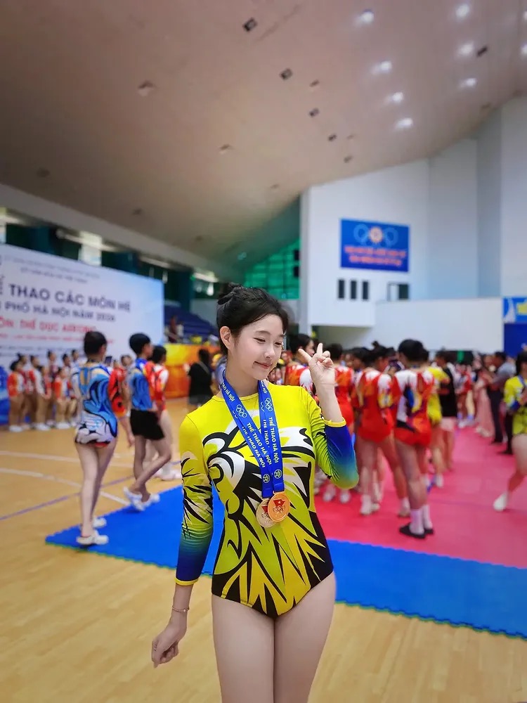 Thần thái ngút ngàn, gái xinh Aerobic Phương My khiến cư dân mạng