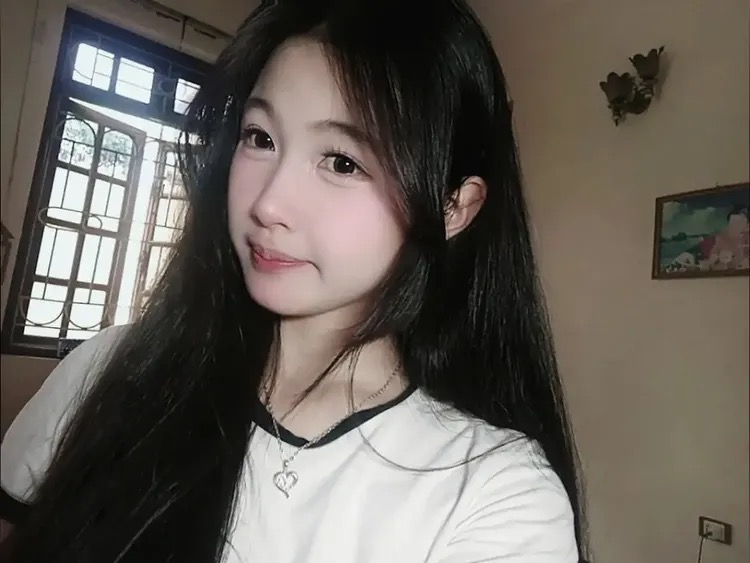 Thần thái ngút ngàn, gái xinh Aerobic Phương My khiến cư dân mạng