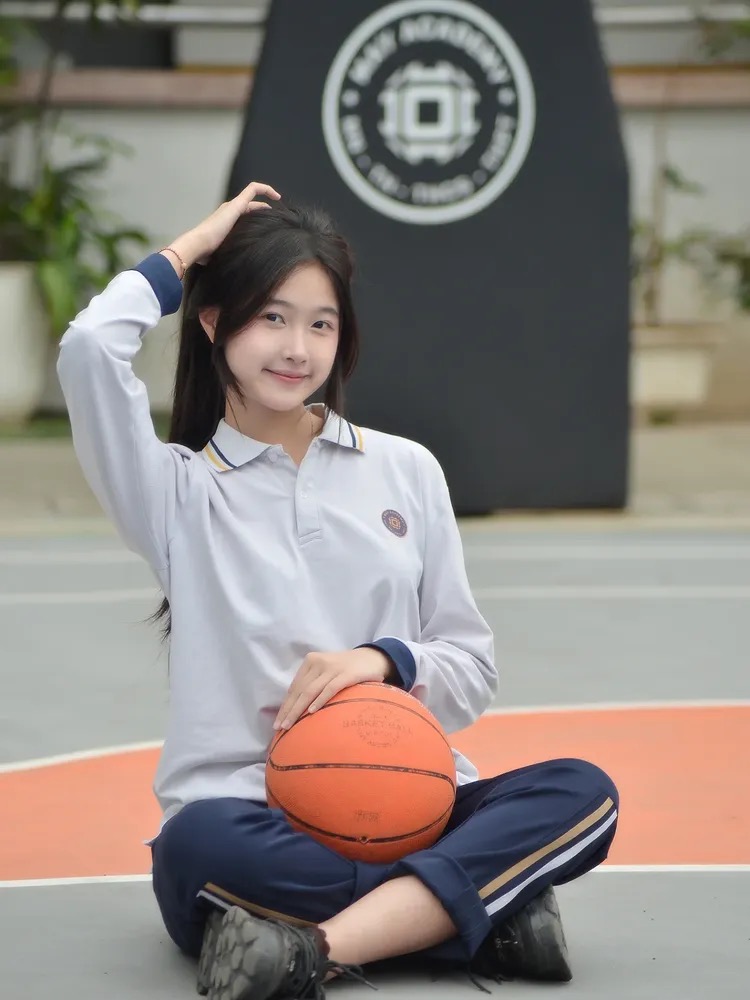 Thần thái ngút ngàn, gái xinh Aerobic Phương My khiến cư dân mạng