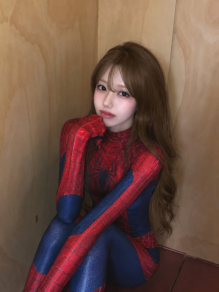 Phim Người nhện vừa ra mắt, trào lưu cosplay Spider-Woman quyến rũ bùng nổ, thiêu đốt mạng xã hội