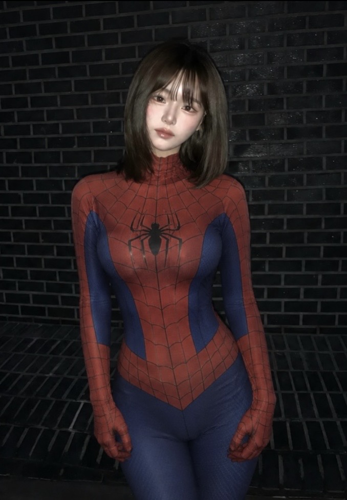 Phim Người nhện vừa ra mắt, trào lưu cosplay Spider-Woman quyến rũ bùng nổ, thiêu đốt mạng xã hội