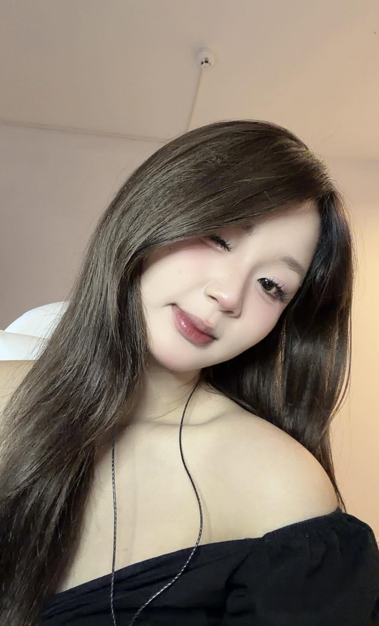 Cận cảnh khoảnh khắc gái xinh Bình An