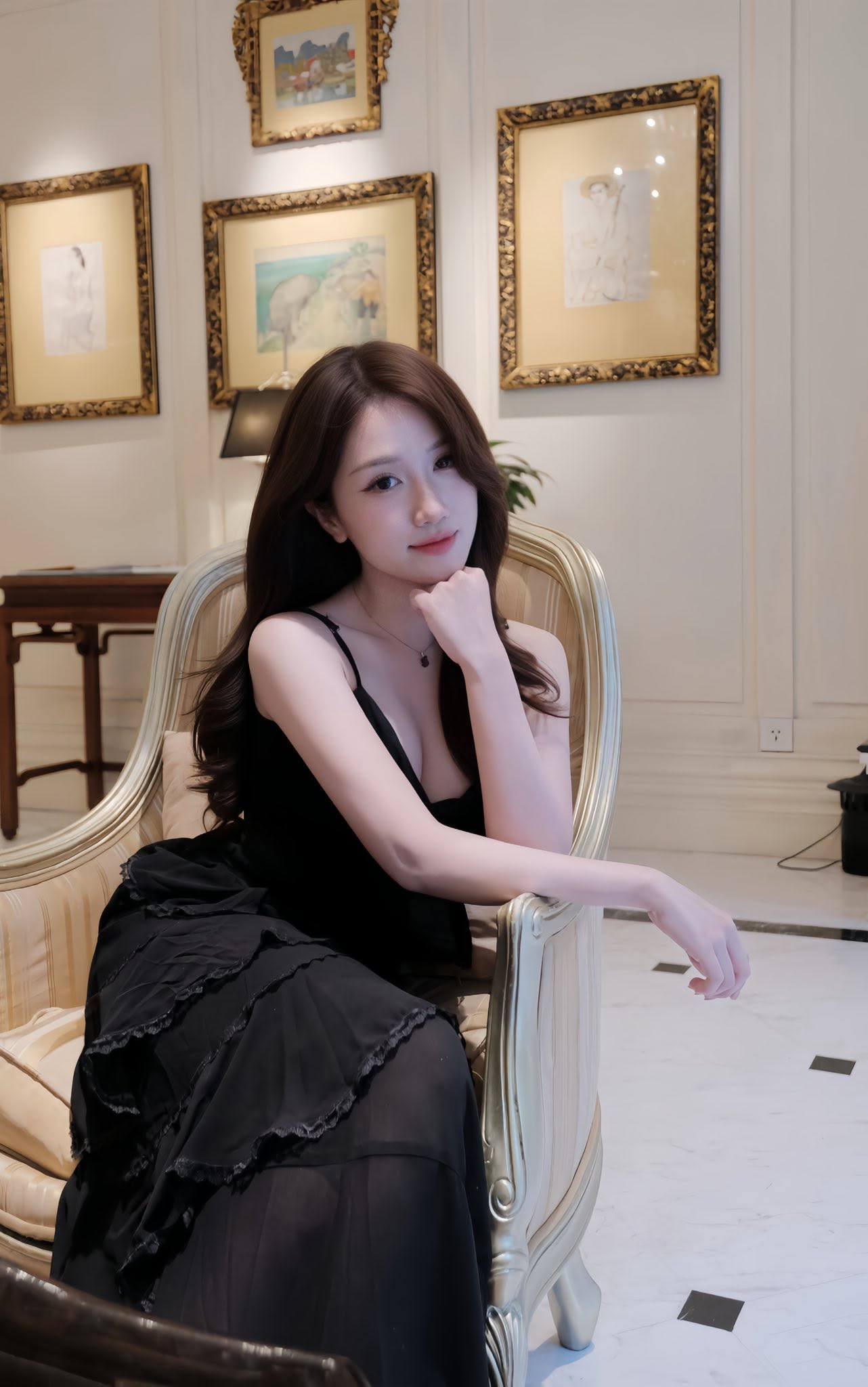 Không giống kịch bản