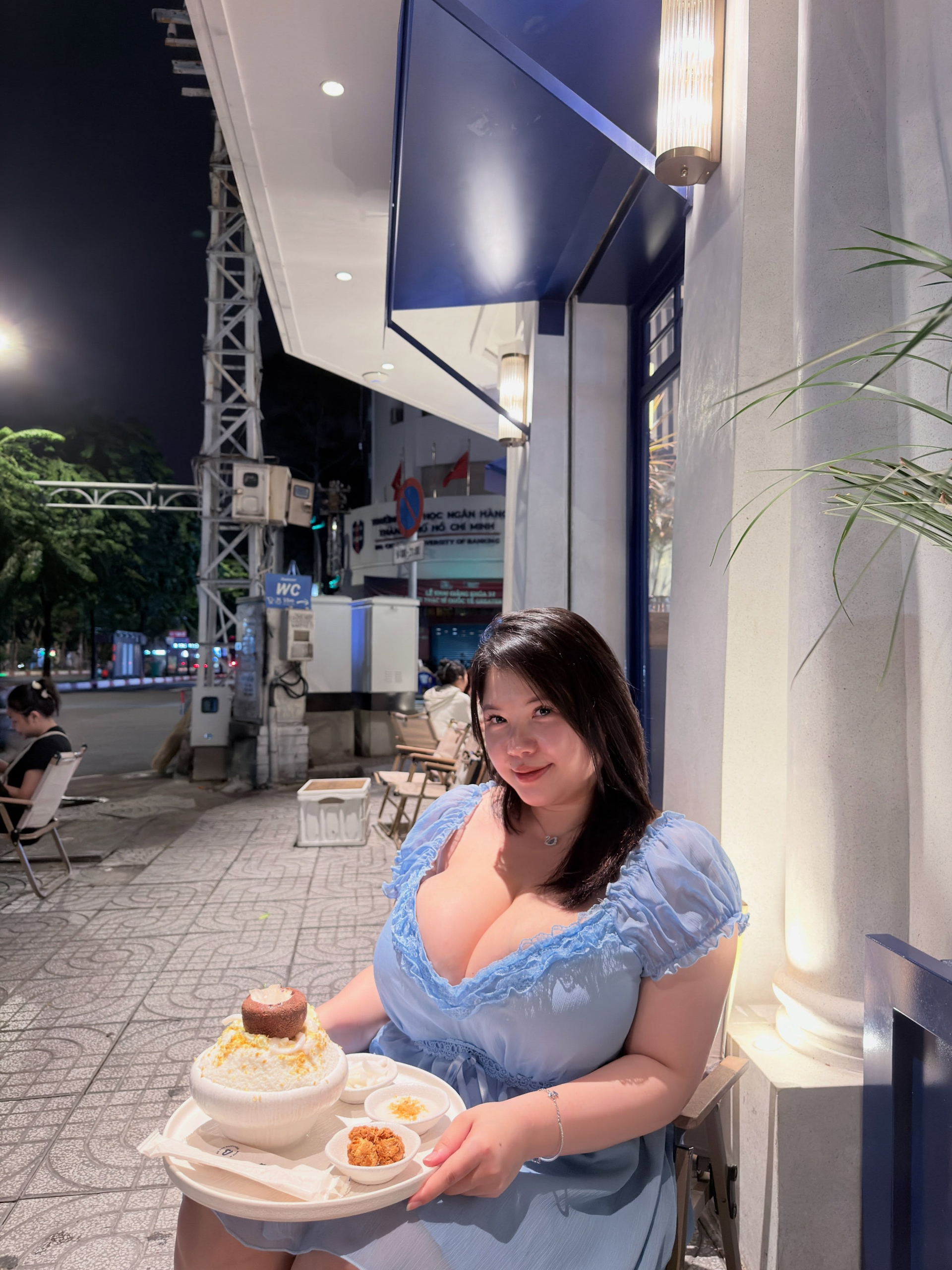 Hot girl Trang Bi phấn khích chia sẻ