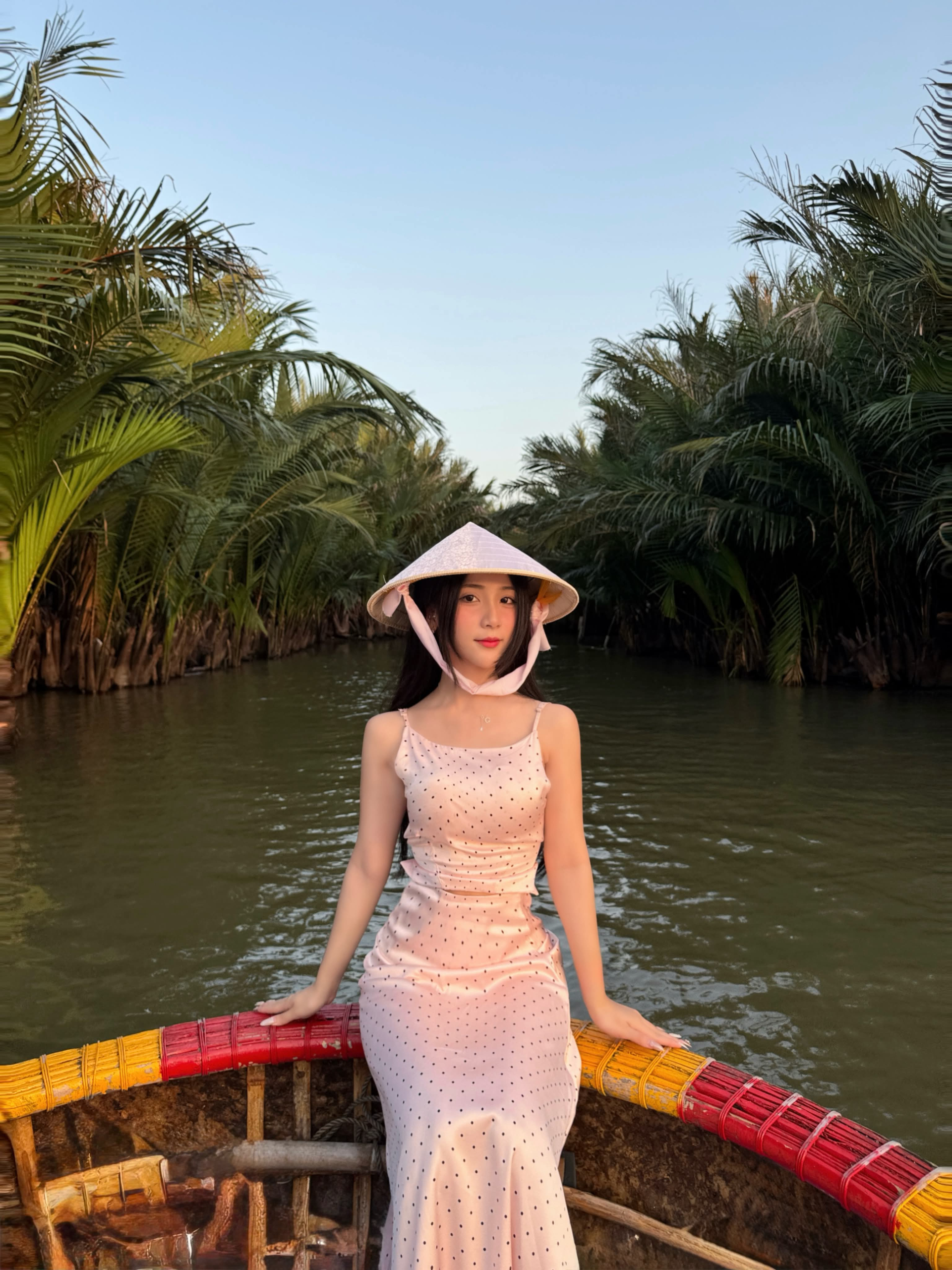 Nữ sinh nóng bỏng khoe chiến tích