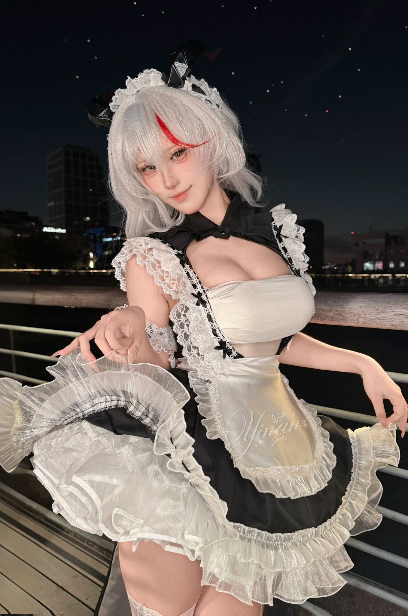 Chiêm ngưỡng nhan sắc của nữ coser 500.000 follow, cứ mỗi lần ra biển là lại khiến CĐM ngây ngất