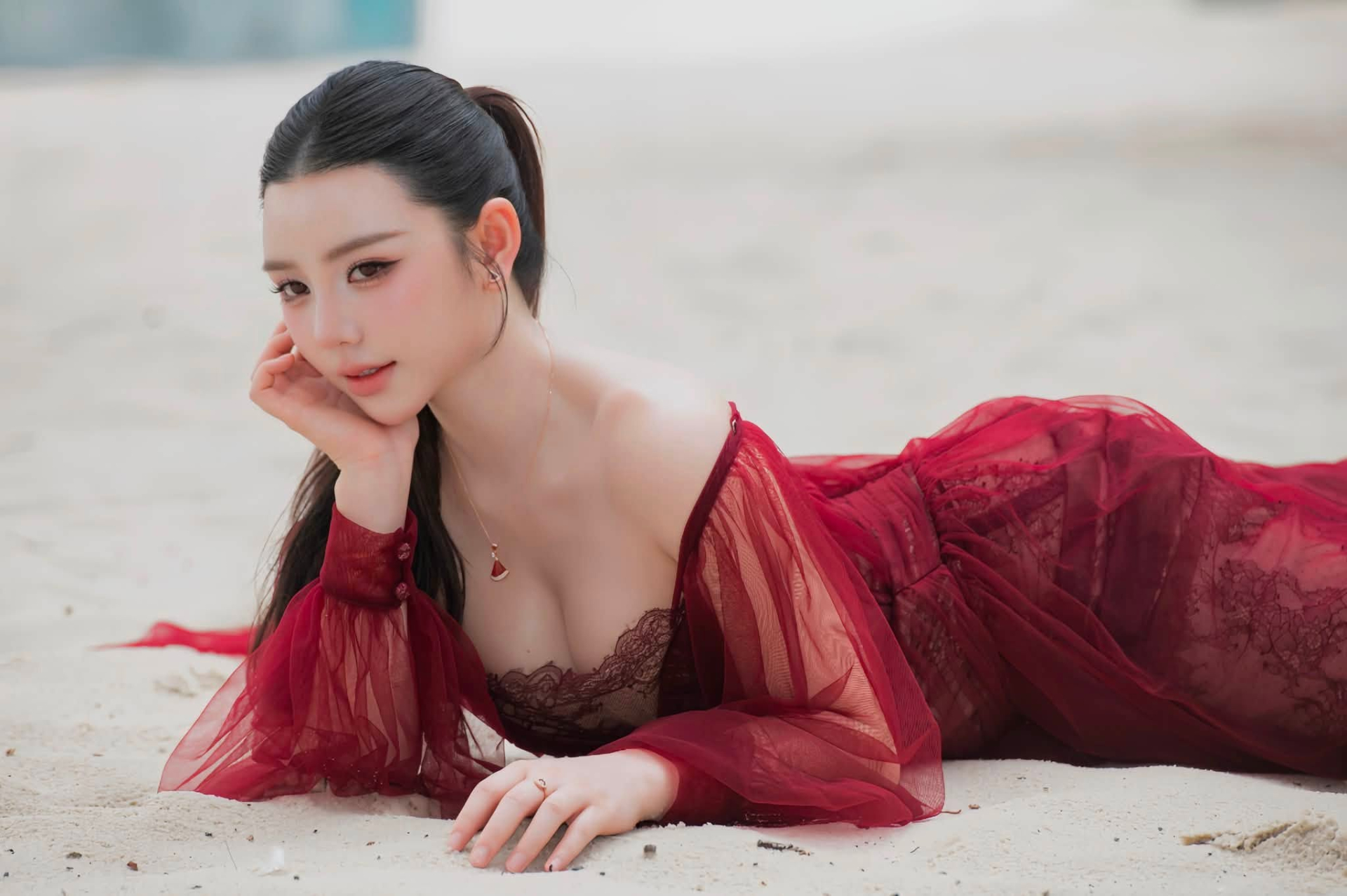 Nữ diễn viên phim giờ vàng VTV khoe dáng lộng lẫy trên bãi biển, CĐM nhìn mà chỉ biết tấm tắc khen ngợi