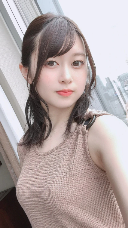 Hot girl nổi tiếng từ bỏ sự nghiệp, chuyển hẳn sang gõ code để kiếm sống, fan ngỡ ngàng vì thay đổi 180 độ