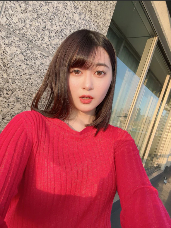 Hot girl nổi tiếng từ bỏ sự nghiệp, chuyển hẳn sang gõ code để kiếm sống, fan ngỡ ngàng vì thay đổi 180 độ